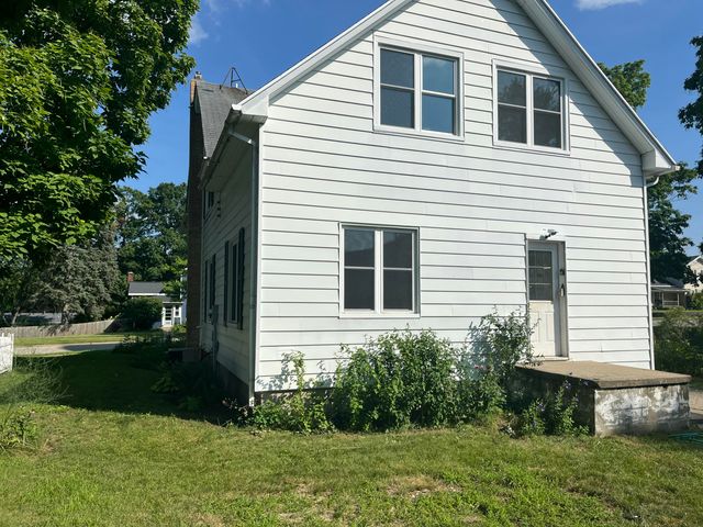 432 S Lincoln Street, Portland, MI 48875