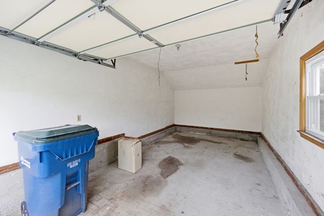 319 Whipple Rd, Tewksbury, MA 01876