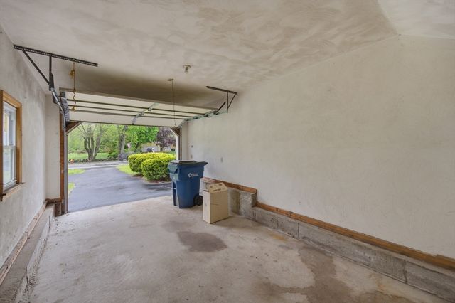 319 Whipple Rd, Tewksbury, MA 01876
