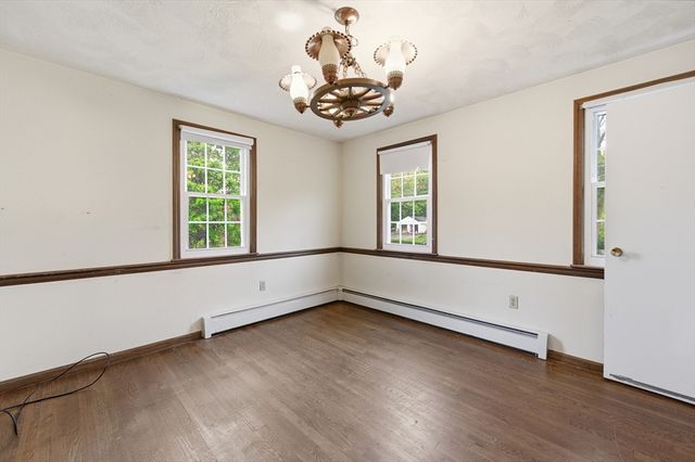 319 Whipple Rd, Tewksbury, MA 01876