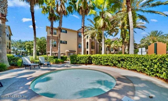 7800 POINT MEADOWS Drive 813, Jacksonville, FL 32256