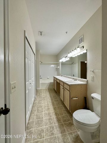 7800 POINT MEADOWS Drive 813, Jacksonville, FL 32256