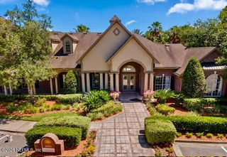 7800 POINT MEADOWS Drive 813, Jacksonville, FL 32256