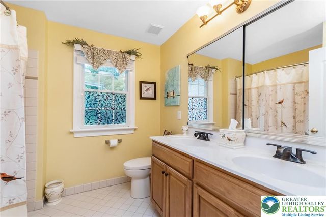 60 Melchor Drive, Williams Twp, PA 18042