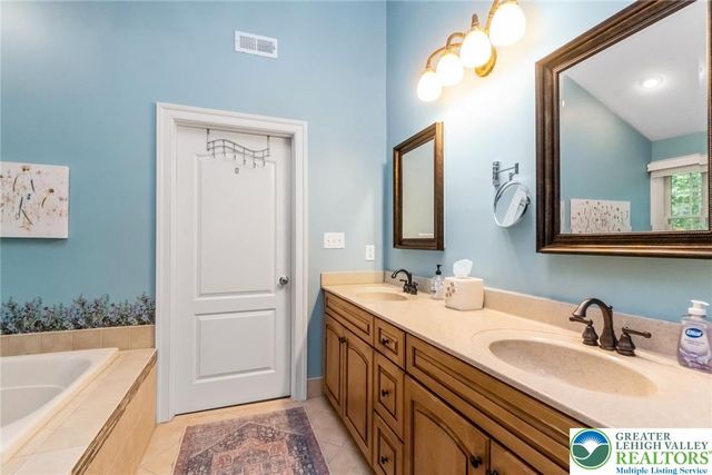 60 Melchor Drive, Williams Twp, PA 18042