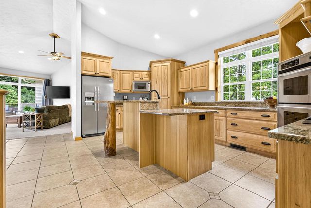 4305 STONEY RIDGE TRAIL, Oshkosh, WI 54904