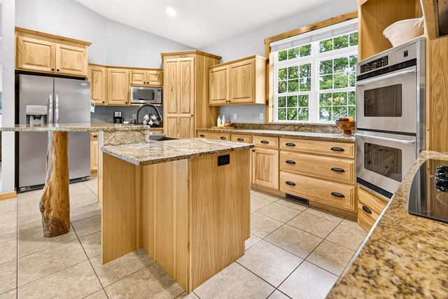 4305 STONEY RIDGE TRAIL, Oshkosh, WI 54904