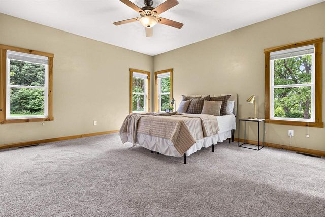 4305 STONEY RIDGE TRAIL, Oshkosh, WI 54904