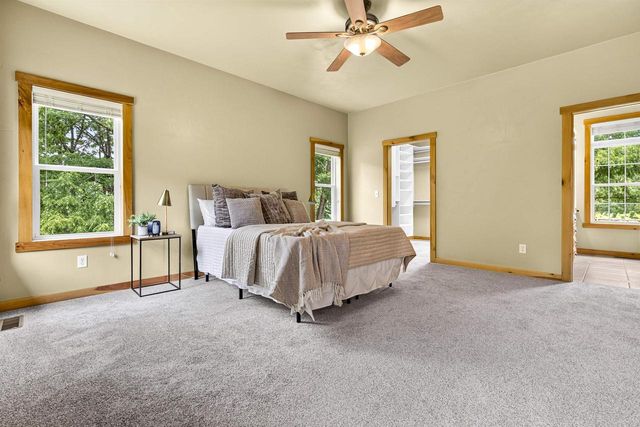 4305 STONEY RIDGE TRAIL, Oshkosh, WI 54904