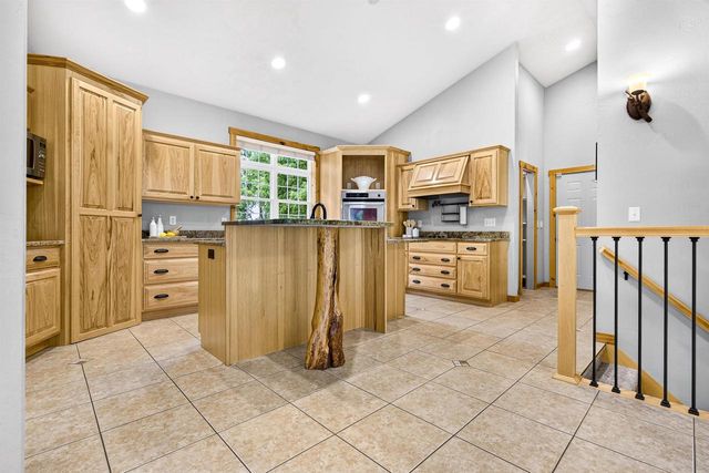 4305 STONEY RIDGE TRAIL, Oshkosh, WI 54904