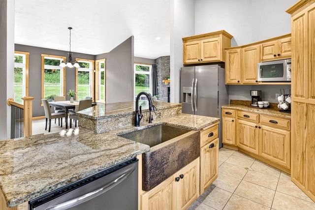 4305 STONEY RIDGE TRAIL, Oshkosh, WI 54904