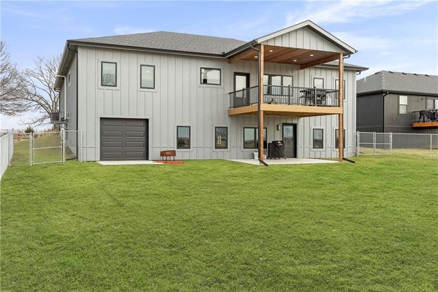 284 SW 1311 Road, Holden, MO 64040