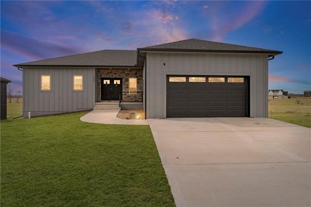 284 SW 1311 Road, Holden, MO 64040