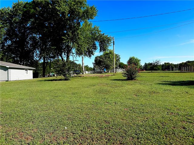 14451 Gains Road, Fayetteville, AR 72701