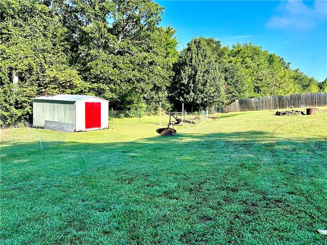 14451 Gains Road, Fayetteville, AR 72701