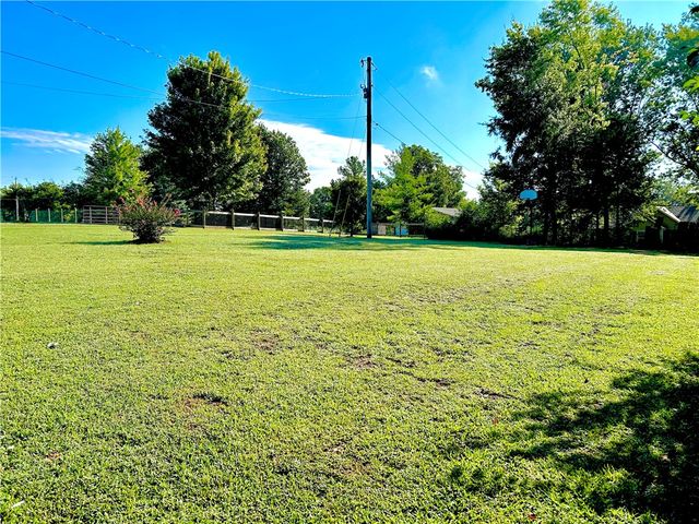 14451 Gains Road, Fayetteville, AR 72701