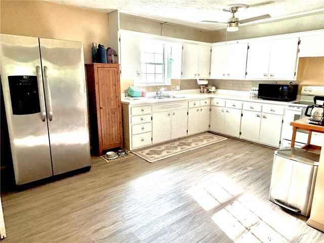 14451 Gains Road, Fayetteville, AR 72701