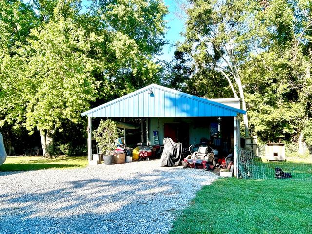 14451 Gains Road, Fayetteville, AR 72701