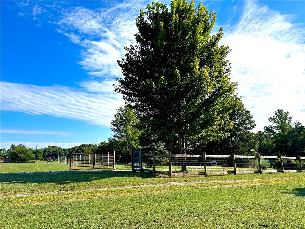 14451 Gains Road, Fayetteville, AR 72701