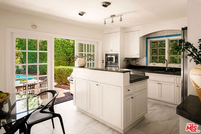 10216 Cielo Drive, Los Angeles, CA 90210