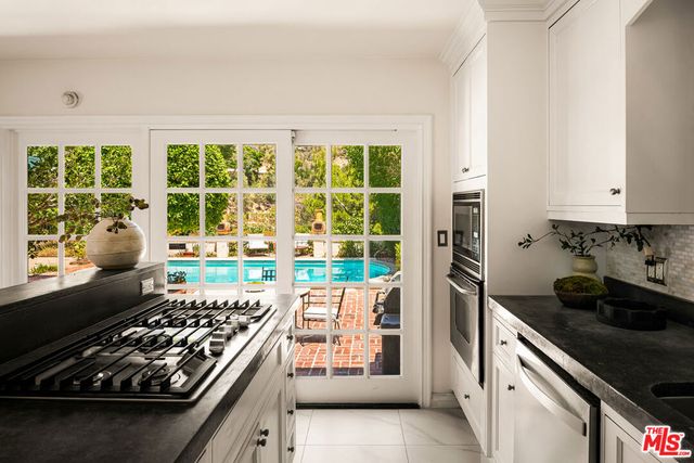 10216 Cielo Drive, Los Angeles, CA 90210