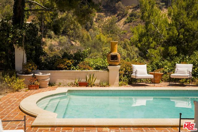 10216 Cielo Drive, Los Angeles, CA 90210