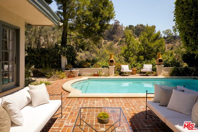 10216 Cielo Drive, Los Angeles, CA 90210