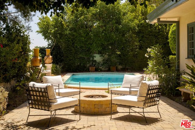 10216 Cielo Drive, Los Angeles, CA 90210