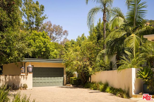 10216 Cielo Drive, Los Angeles, CA 90210