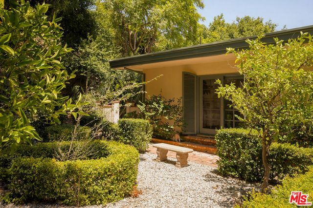 10216 Cielo Drive, Los Angeles, CA 90210