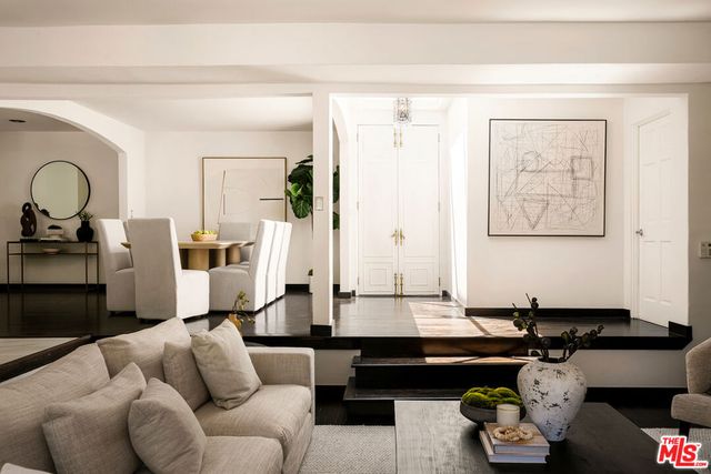 10216 Cielo Drive, Los Angeles, CA 90210