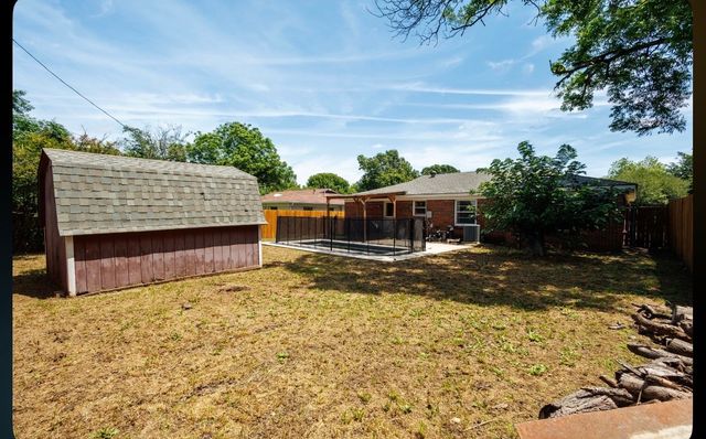 852 Odie Drive, White Settlement, TX 76108