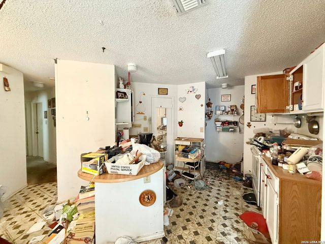 10007 Sugarloaf Dr, San Antonio, TX 78245