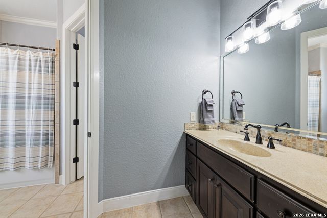 2101 OAK VALLEY DR, New Braunfels, TX 78132