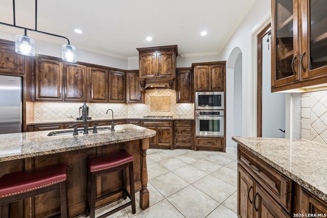 2101 OAK VALLEY DR, New Braunfels, TX 78132