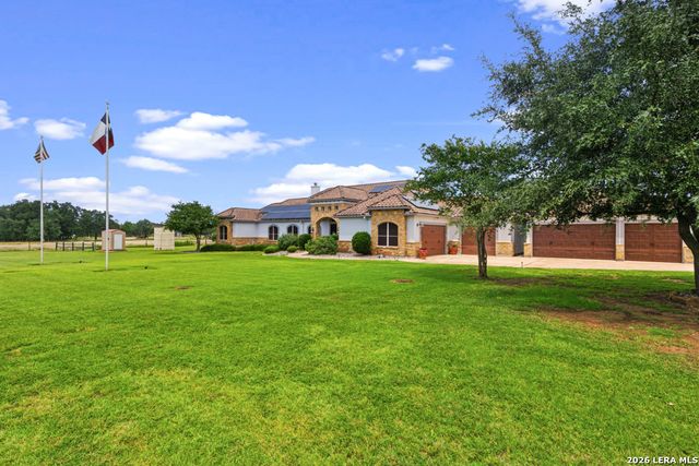 2101 OAK VALLEY DR, New Braunfels, TX 78132