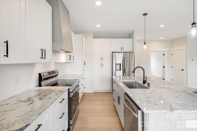 38 Red Laurel Court, Hendersonville, NC 28792