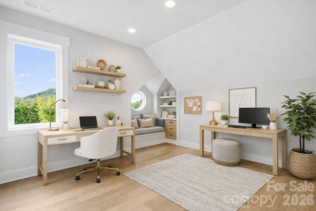 38 Red Laurel Court, Hendersonville, NC 28792