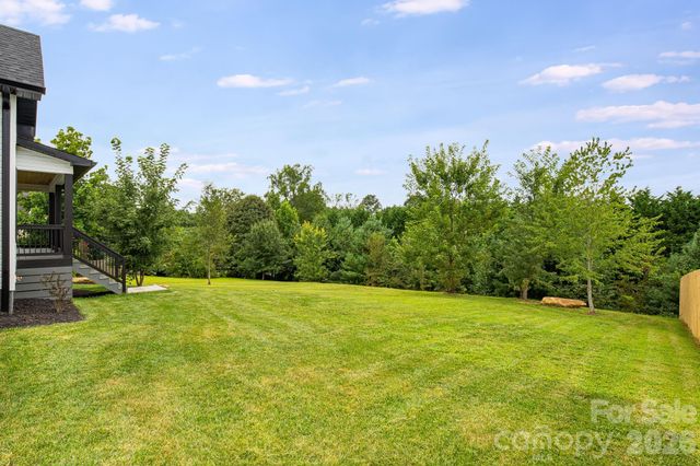 38 Red Laurel Court, Hendersonville, NC 28792