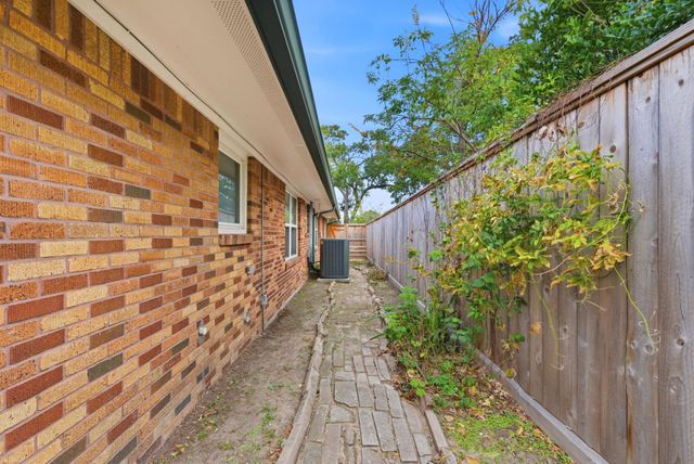 1618 Willowby Drive, Houston, TX 77008