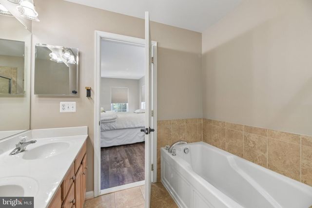 6323 IRIS MEADOW LN, Haymarket, VA 20169