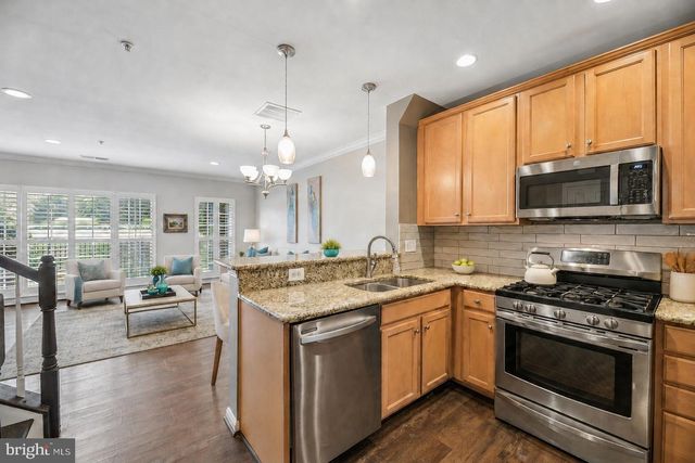 6323 IRIS MEADOW LN, Haymarket, VA 20169
