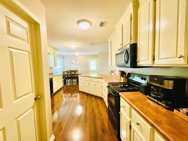 351 N Park Ave, Dothan, AL 36303