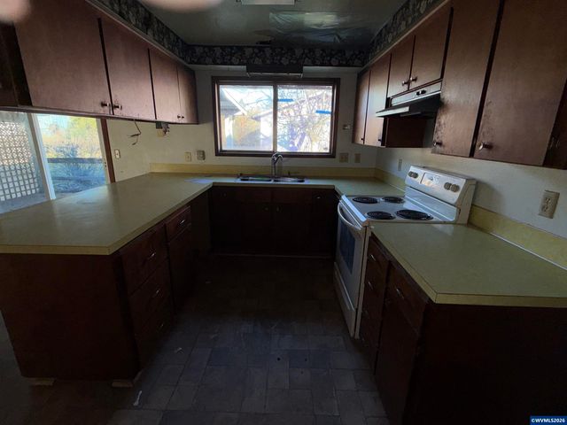 4915 Liberal Av NE, Salem, OR 97305