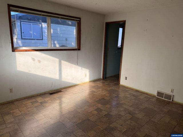 4915 Liberal Av NE, Salem, OR 97305