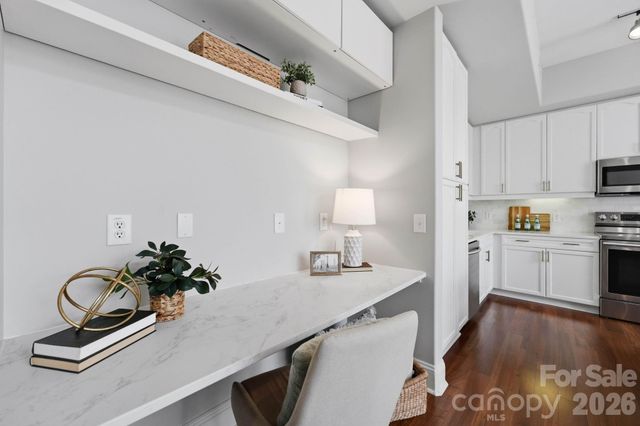 4620 Piedmont Row Drive 705, Charlotte, NC 28210