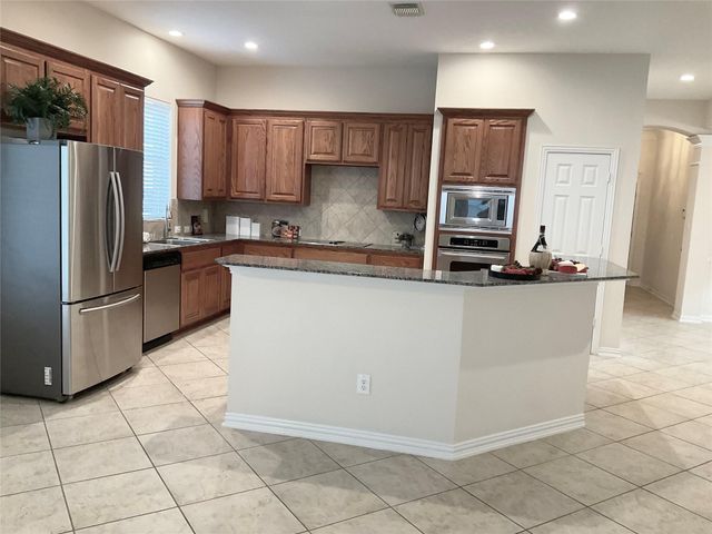 6 Dragon Hill Place, The Woodlands, TX 77381