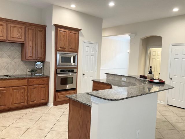 6 Dragon Hill Place, The Woodlands, TX 77381