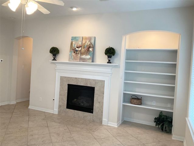 6 Dragon Hill Place, The Woodlands, TX 77381