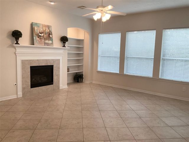 6 Dragon Hill Place, The Woodlands, TX 77381